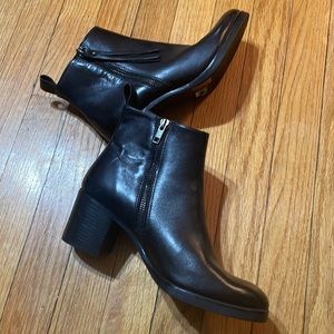 LEATHER ANKLE BOOTS BATA MADE IN ITALY